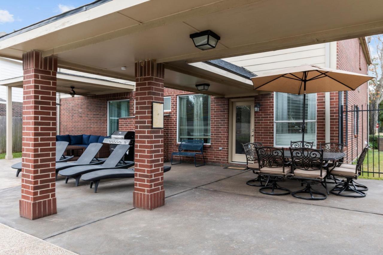 Boutique Bunkhouse Sleeps 20 Pool Hot Tub Outletmall Theatrerm Ev Friendly Cypress Exterior photo