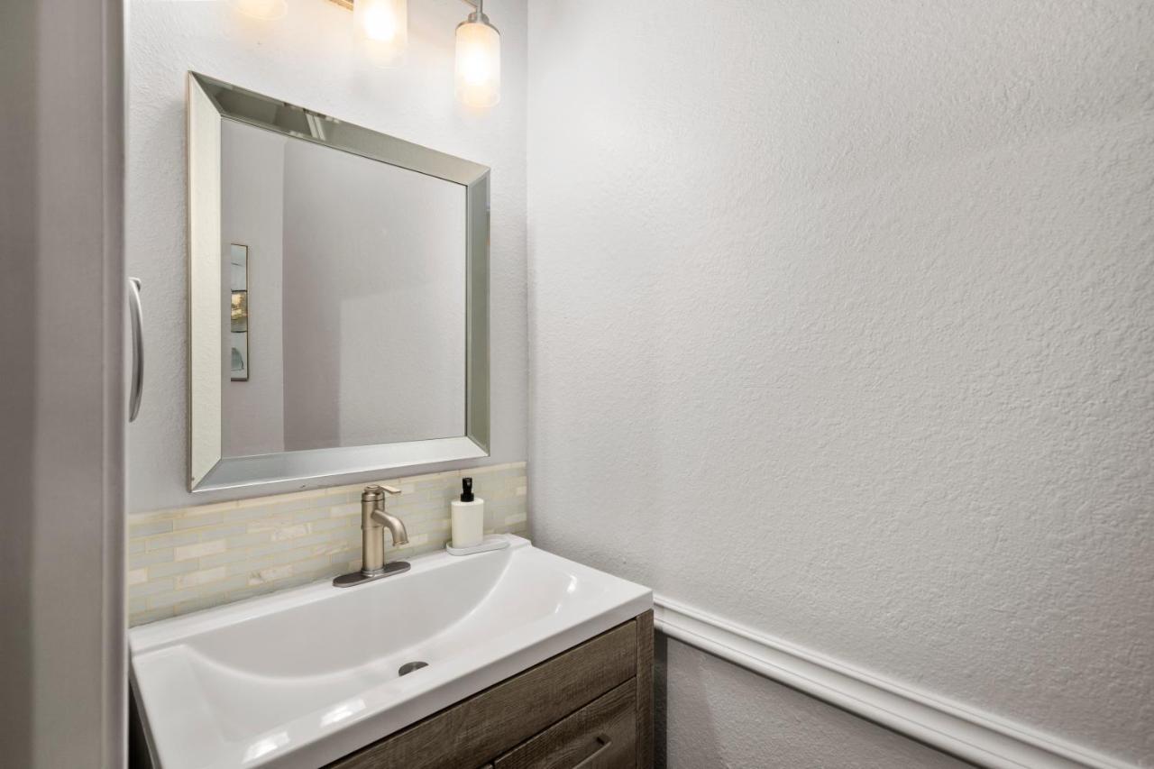 Boutique Bunkhouse Sleeps 20 Pool Hot Tub Outletmall Theatrerm Ev Friendly Cypress Exterior photo