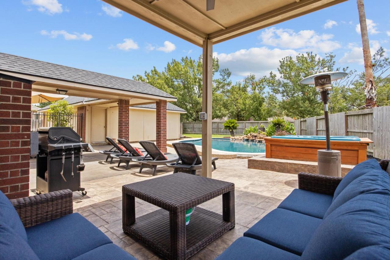 Boutique Bunkhouse Sleeps 20 Pool Hot Tub Outletmall Theatrerm Ev Friendly Cypress Exterior photo