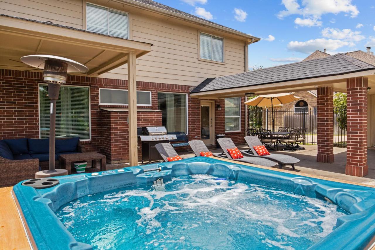 Boutique Bunkhouse Sleeps 20 Pool Hot Tub Outletmall Theatrerm Ev Friendly Cypress Exterior photo
